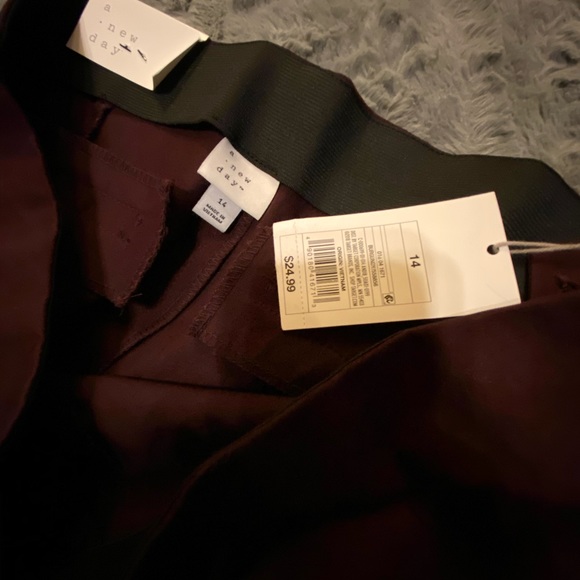 NWT High-Rise Skinny Ankle Pants Burgundy Stretch - Picture 5 of 8